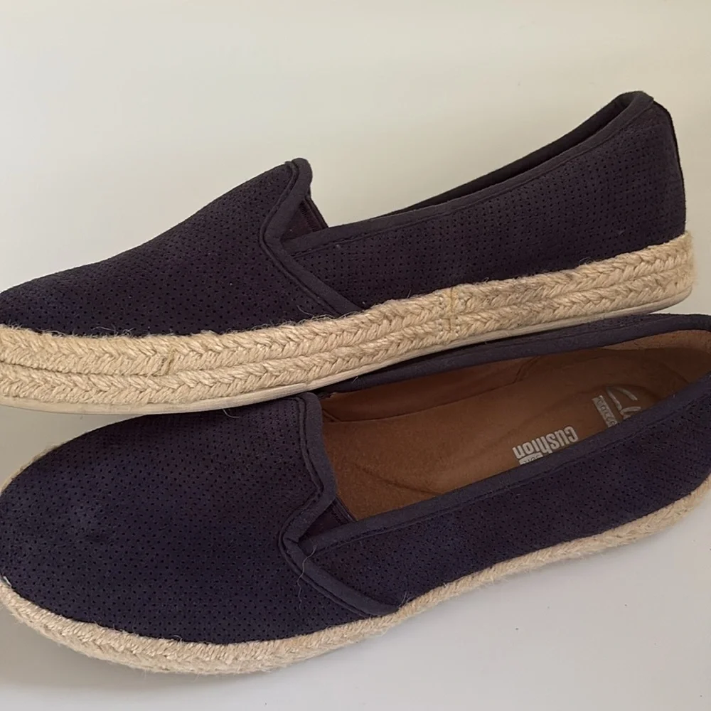 Clark’s Navy Suede Slip-On Espadrilles Size 7